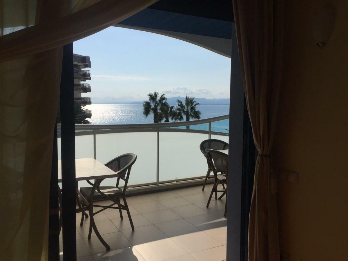 Apartamento En Playa Capellans Салоу Екстериор снимка
